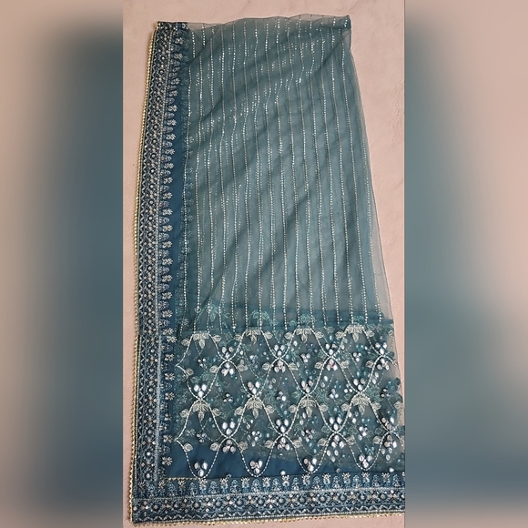 Indian Ethnic 3 Piece Dress - Picture 3 of 3